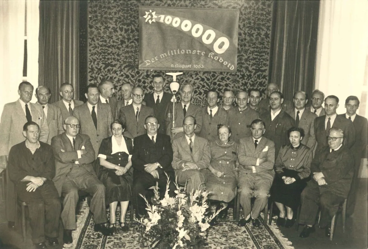 1953 Flügelseiten Gruppenfoto 1 mio Kobold 600 dpi