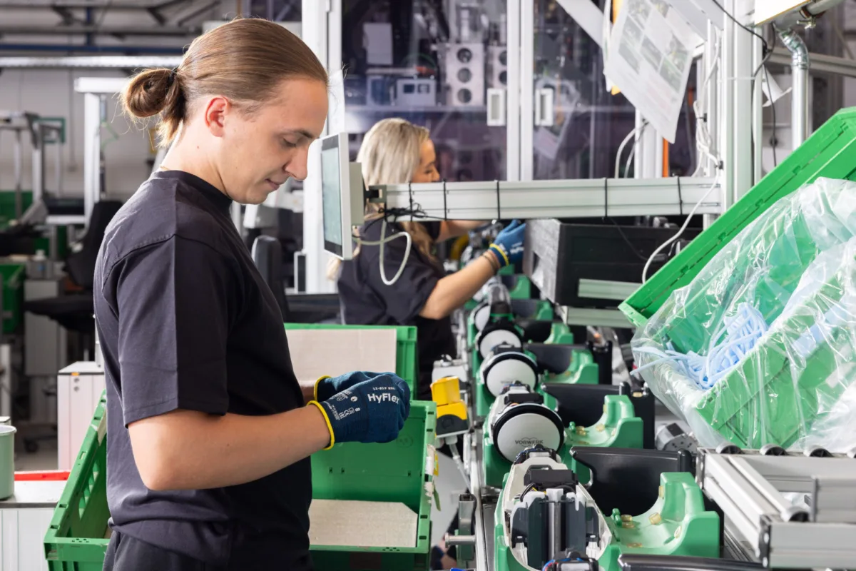Kobold/Folletto VK7 production at Vorwerk Engineering (in Germany, Wuppertal)